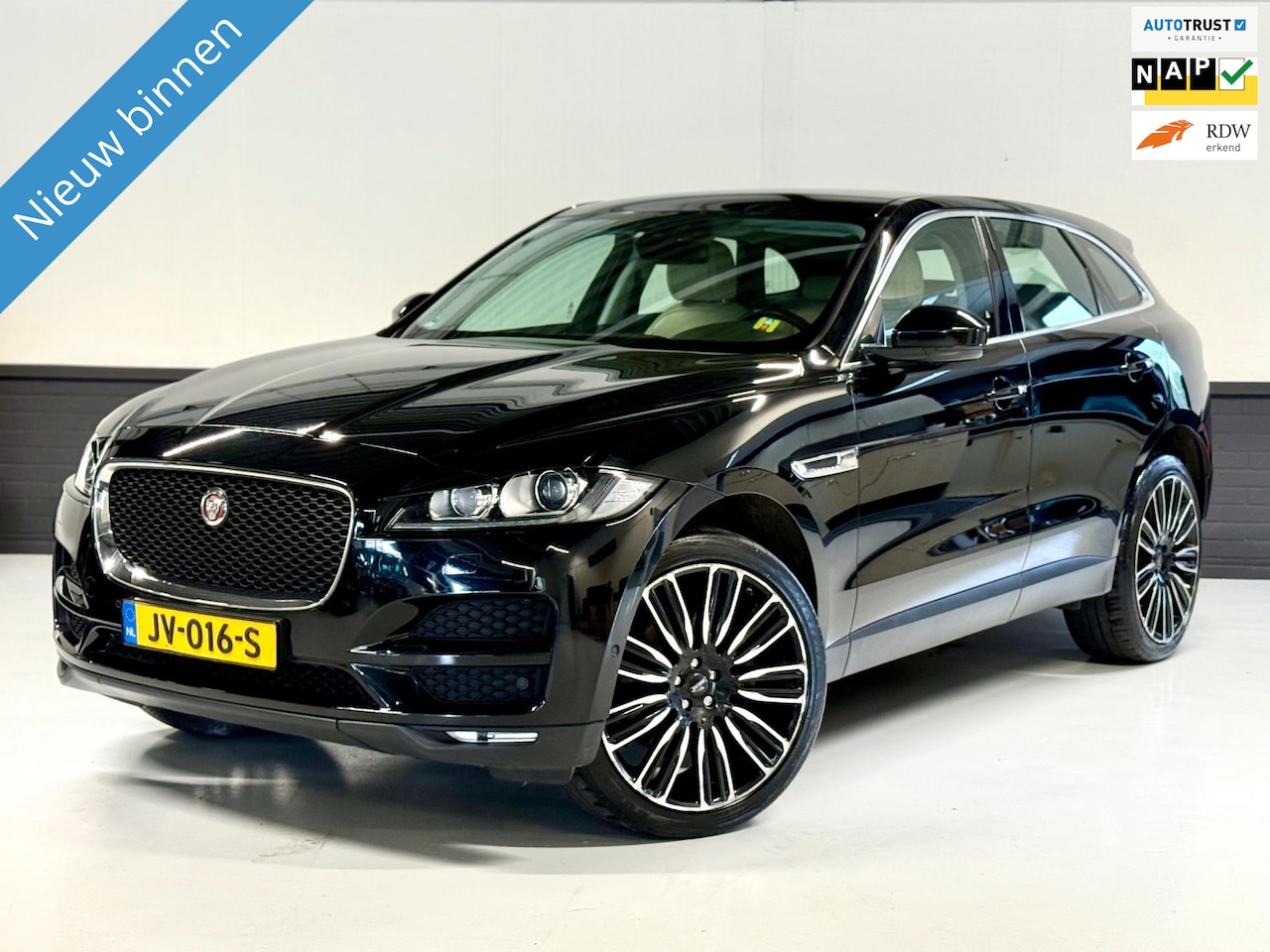 Jaguar F-Pace - 3.0 Portfolio AWD 30d 301PK Leder|Camera! - AutoWereld.nl