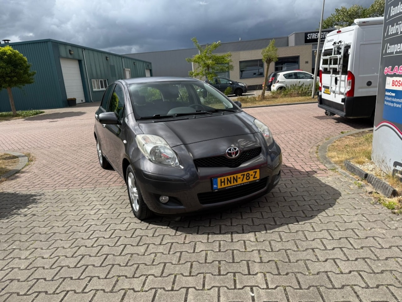 Toyota Yaris - 1.3 VVT-i Dynamic 1.3 VVTi Dynamic - AutoWereld.nl