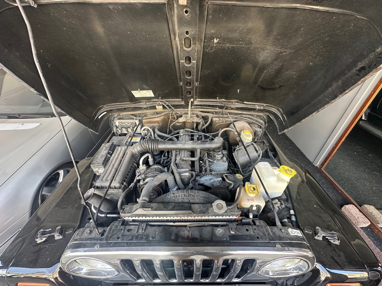 Jeep Wrangler - 4.0i Hardtop Sahara 4.0i Hardtop Sahara - AutoWereld.nl
