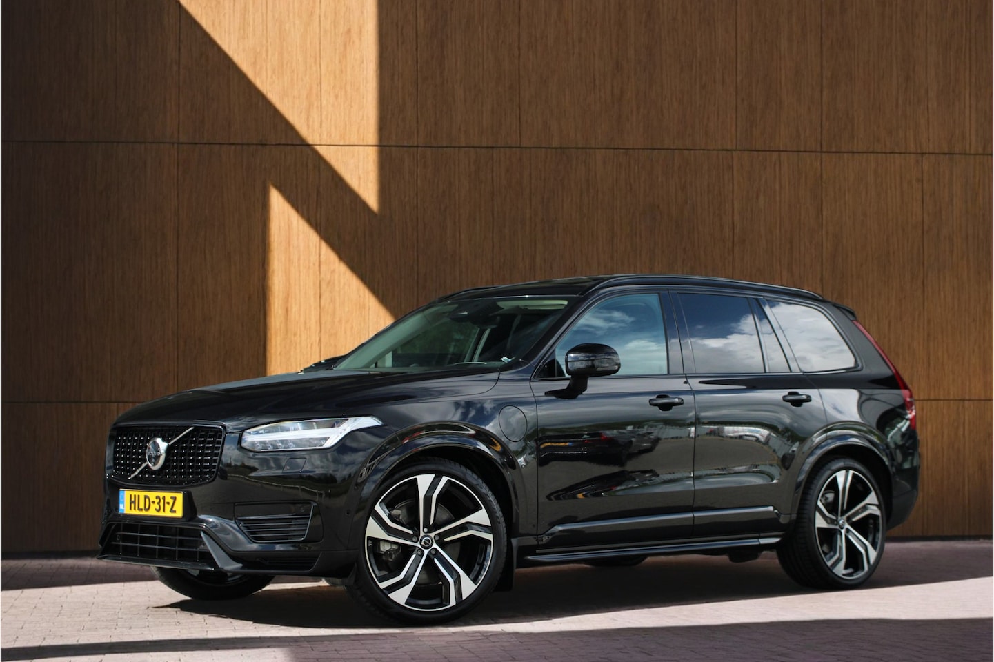 Volvo XC90 - T8 AWD Ultra Dark | Luchtvering | Massage&Ventilatie | Head-up display | Bowers & Wilkins - AutoWereld.nl