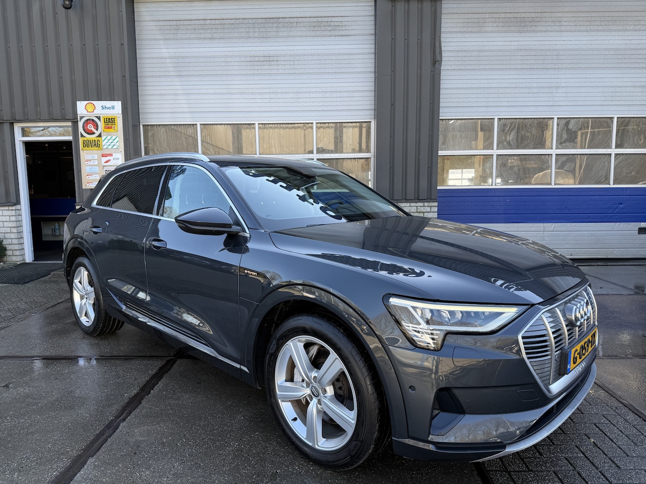 Audi e-tron - e-tron 71kWh 230kW 50 Luchtvering Quattro Launch edition - AutoWereld.nl