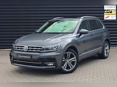 Volkswagen Tiguan - 2.0 TSI 4Motion R-Line / PANO / TREKHAAK / CAMERA / CARPLAY