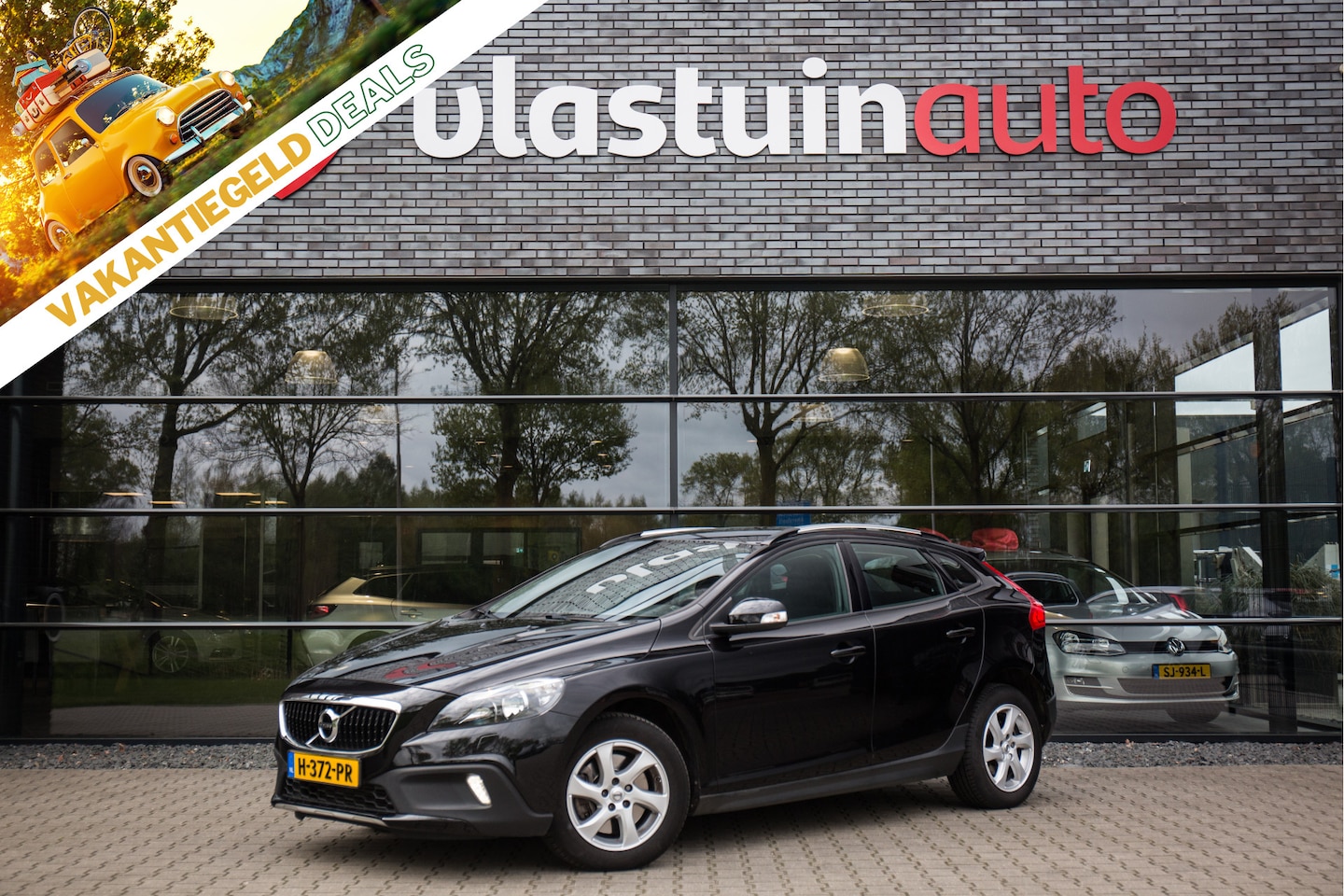 Volvo V40 Cross Country - 1.5 T3 Momentum 1.5 T3 Momentum , Trekhaak, PDC, Stoelverwarming, - AutoWereld.nl