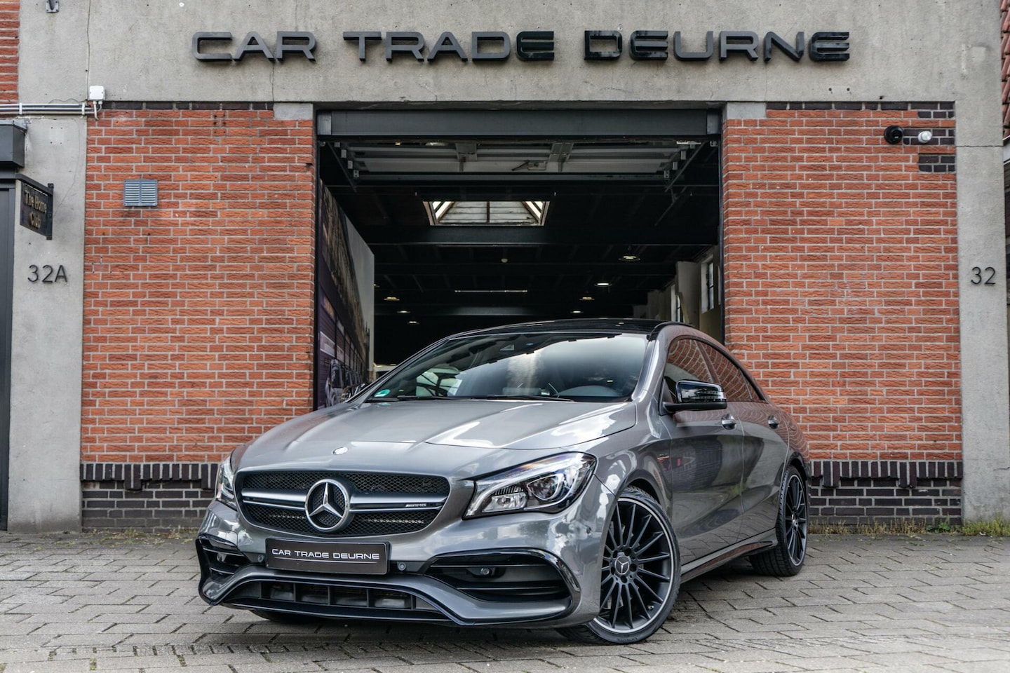 Mercedes-Benz CLA-Klasse - AMG 45 4MATIC Pano / Recaro / Carbon - AutoWereld.nl