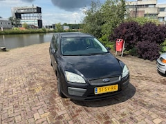 Ford Focus Wagon - 1.6-16V Champion
