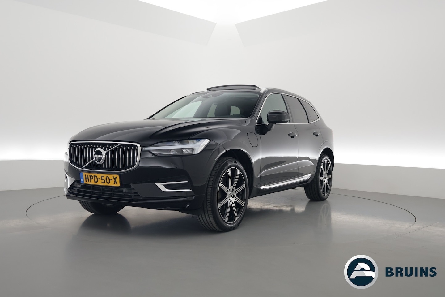 Volvo XC60 - 2.0 T6 Plug-in hybrid AWD Inscription | Pano-dak | Head-up | H&K audio | 360 camera | Stuu - AutoWereld.nl