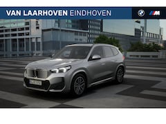 BMW iX1 - eDrive20 M Sport / Achteruitrijcamera / Sportstoelen / M Adaptief onderstel / Comfort Acce