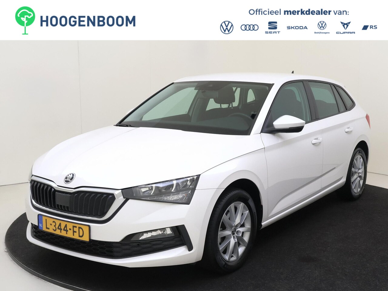Skoda Scala - 1.0 TSI Ambition | Airco | CarPlay | Cruise control | Parkeersensoren achter | DAB radio | - AutoWereld.nl