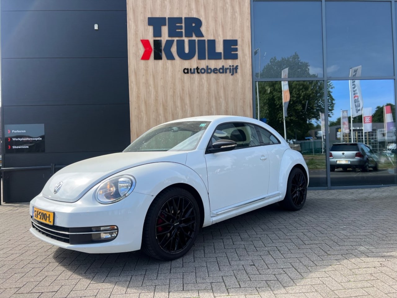 Volkswagen Beetle - 2.0 TSI 200PK Automaat 2011 Sport - AutoWereld.nl