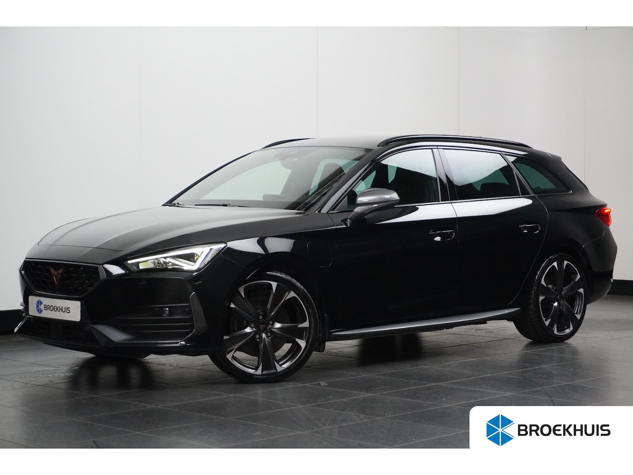 CUPRA Leon Sportstourer - 1.4 e-Hybrid Black Edition | TREKHAAK | CAMERA | NAVIGATIE | ELEKTR. A. KLEP | STUUR + STO - AutoWereld.nl