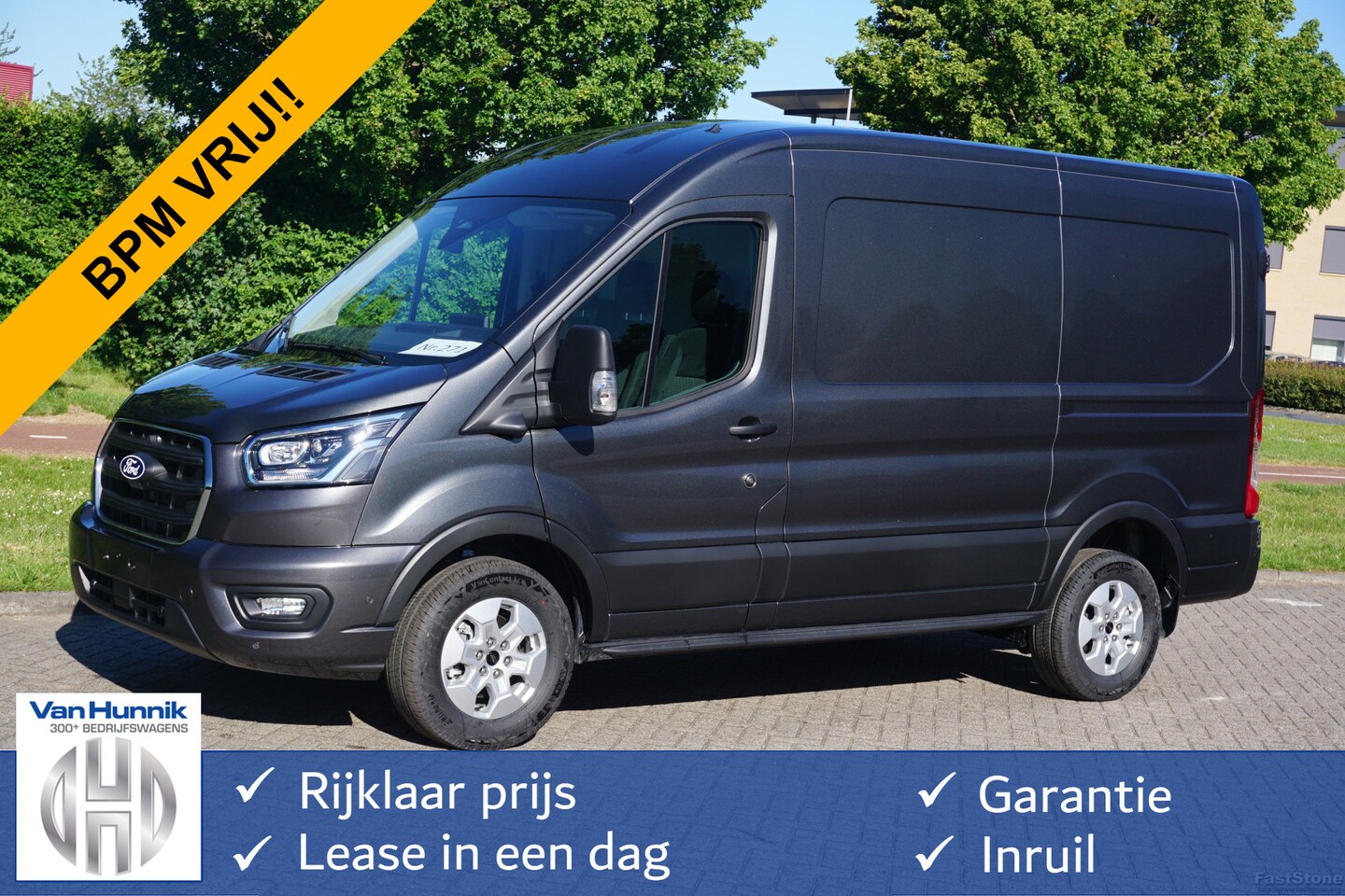 Ford Transit - 350M L2H2 Limited AUT-8 165PK BPM VRIJ Navi, Adap. Cruise, 360° Cam, Trekhaak, Xenon!! NR. - AutoWereld.nl