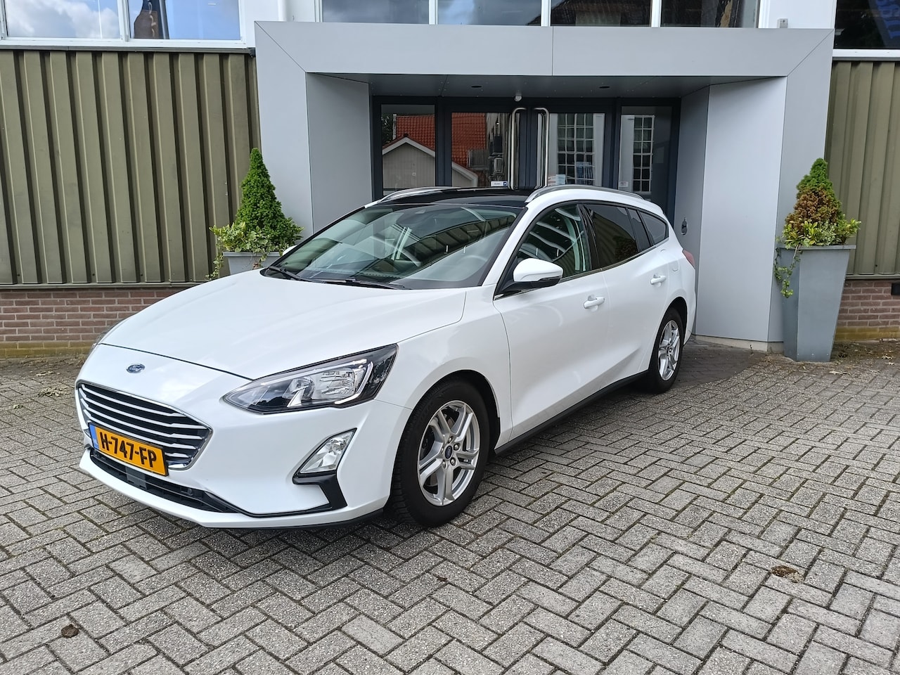 Ford Focus Wagon - 1.0 EcoBoost Trend Edition Business | Airco | NAP | Panoramadak  | 125 PK | - AutoWereld.nl
