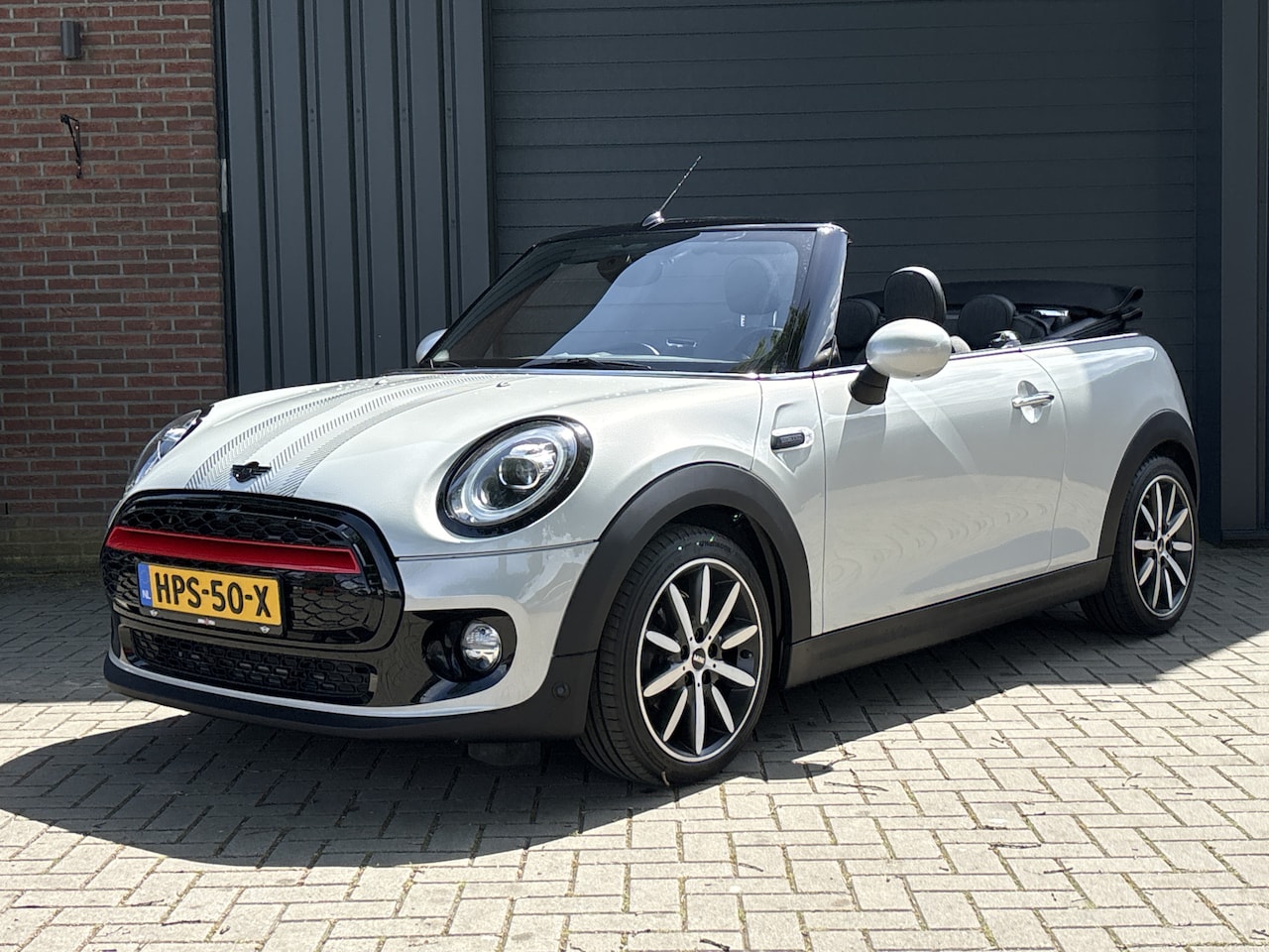 MINI Cabrio - 1.5 Cooper Chili - Led - Navi - Camera - - AutoWereld.nl
