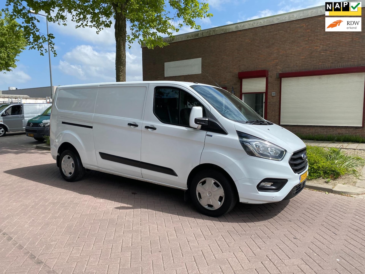 Ford Transit Custom - 320 2.0 TDCI L2H1 * 2019 * Euro6 * Navigatie* Camera* Cruise Control *96KW=131PK *184.950 - AutoWereld.nl
