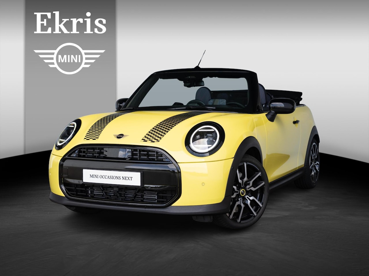 MINI Cabrio - C Classic Trim + Package M - AutoWereld.nl