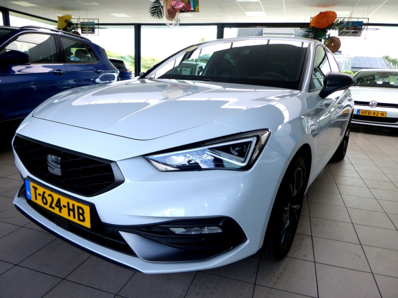 Seat Leon - 1.4 TSI PHEV FR 1/2 Leder/Navi-Cam/LMV/Led. - AutoWereld.nl