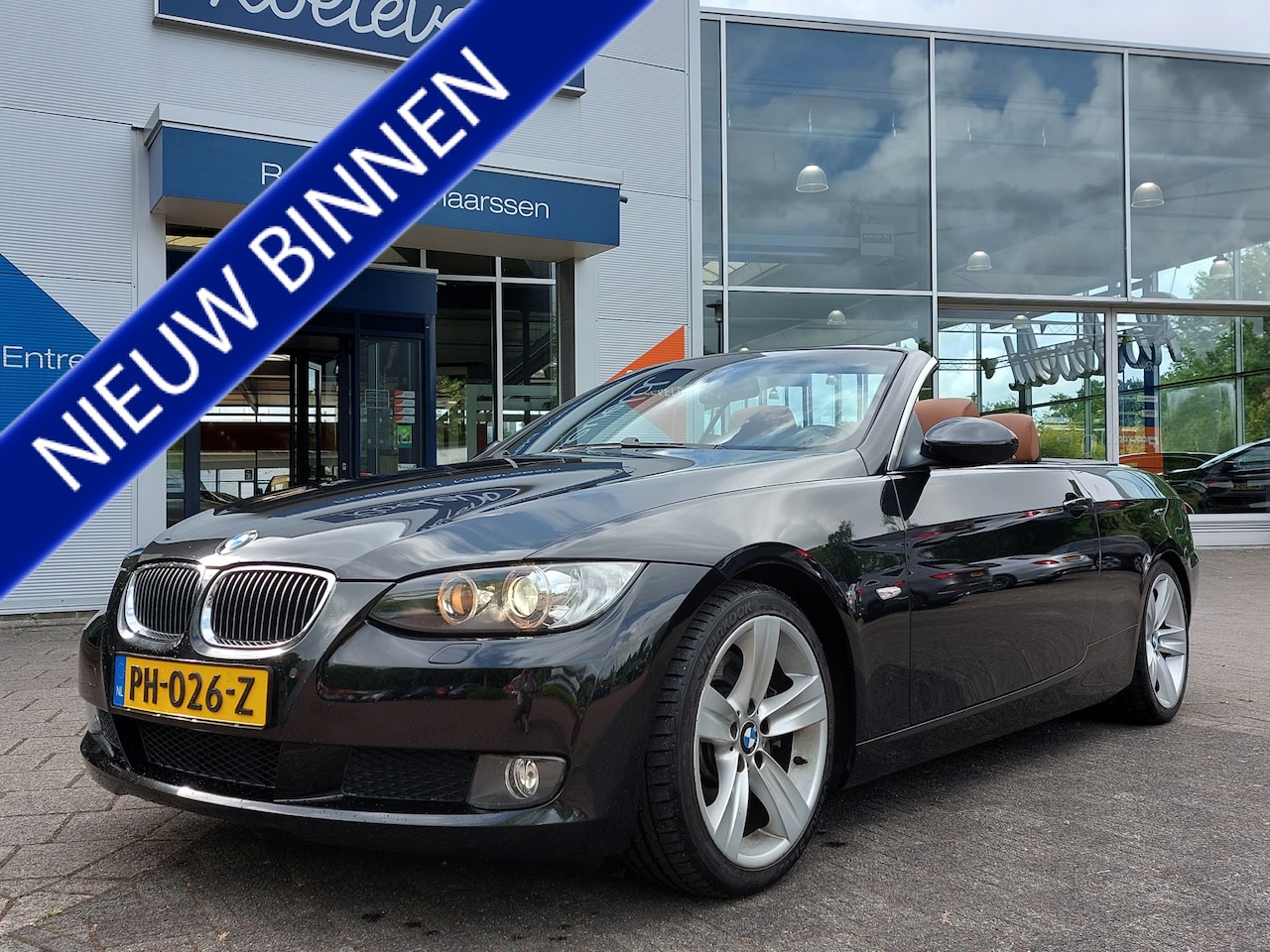 BMW 3-serie Cabrio - 330i 272pk Steptronic High Executive | Youngtimer | Bi-Xenon | Leder+Verwarmd+Elek.Verstel - AutoWereld.nl