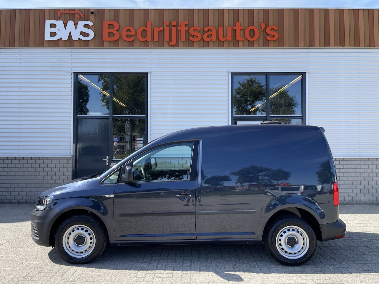 Volkswagen Caddy - 2.0 TDI L1H1 BMT Trendline / rijklaar € 10.950 ex btw / lease vanaf € 236 / airco / cruise - AutoWereld.nl