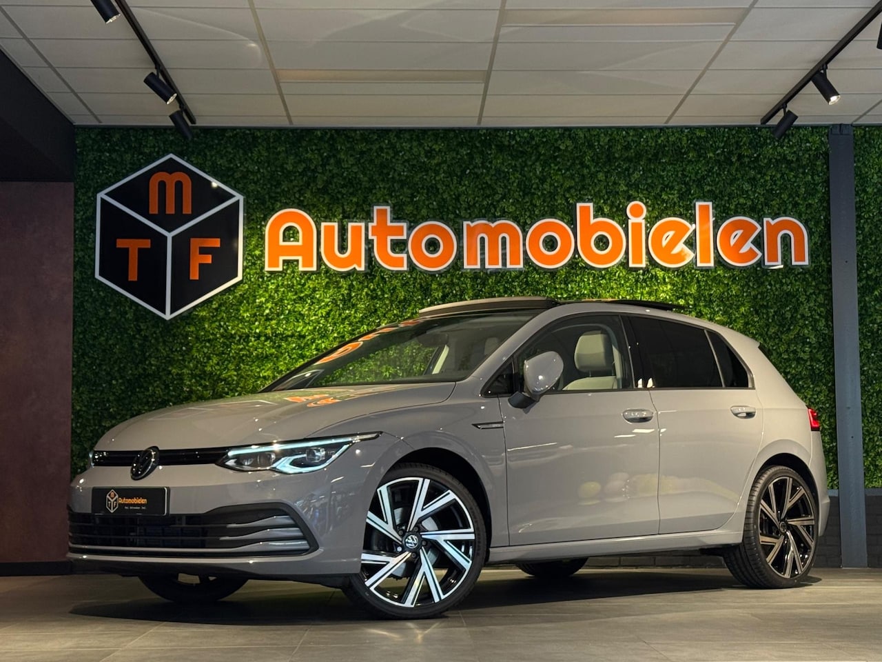 Volkswagen Golf - Volkswagen Golf 1.5 eTSI 150 PK |PANO|MATRIX|IQ.DRIVE|SFEERVERLICHTING - AutoWereld.nl