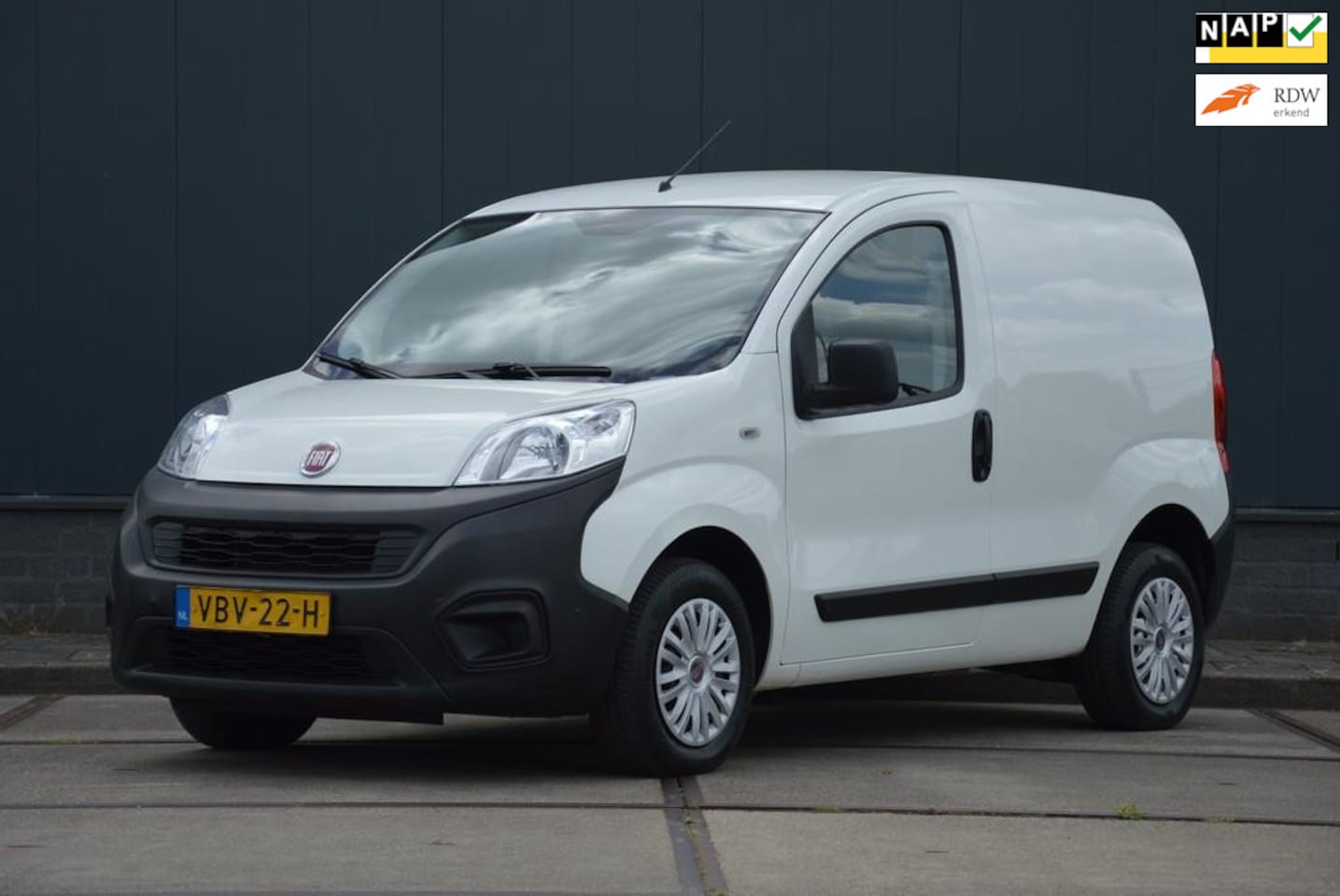 Fiat Fiorino - 1.4 Easy Pro Airco Benzine uitvoering Euro 6 - AutoWereld.nl