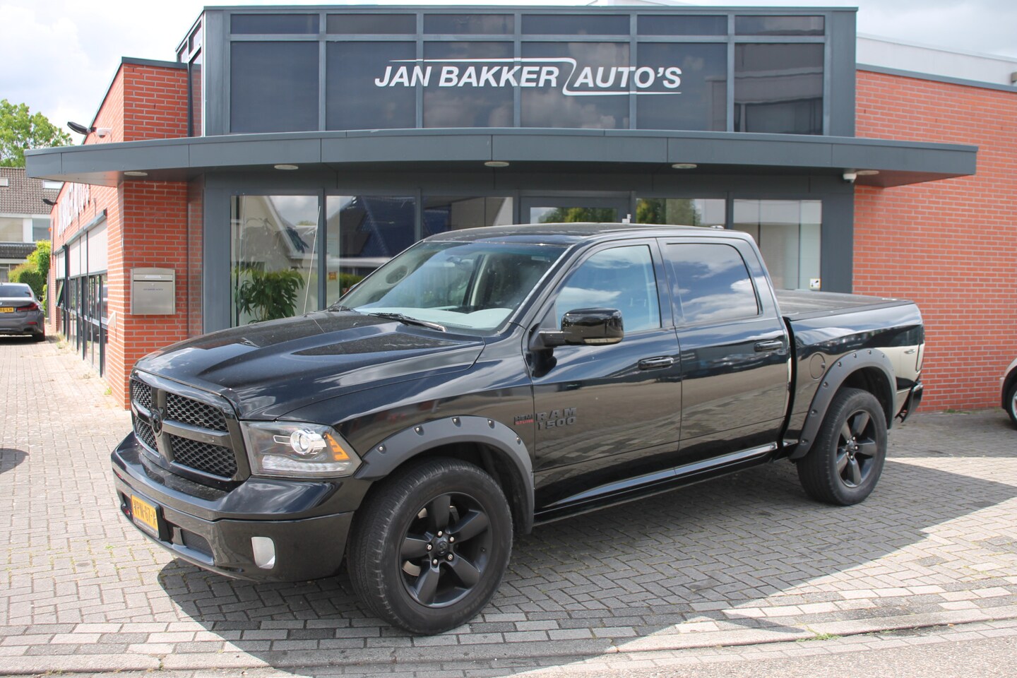 Dodge Ram 1500 - 5.7 V8 4x4 Quad Cab 6'4 5.7 V8 4x4 Quad Cab 6'4 - AutoWereld.nl