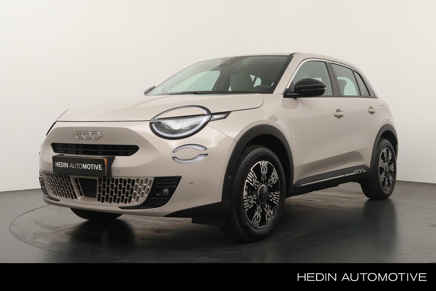 Fiat 600e - Urban 156pk 54 kWh Fiat 600e Urban 54 kWh Apple carplay/Android auto | LMV 17 inch | Cruis - AutoWereld.nl
