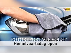 Volkswagen Polo - 1.2 TSI Comfortline Executive - Deep Black - Chrome/Nav/LMV/Bluetooth