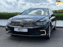 Volkswagen Passat Variant - 1.4 TSI PHEV GTE Business digidash / trekhaak /elek klep / Led