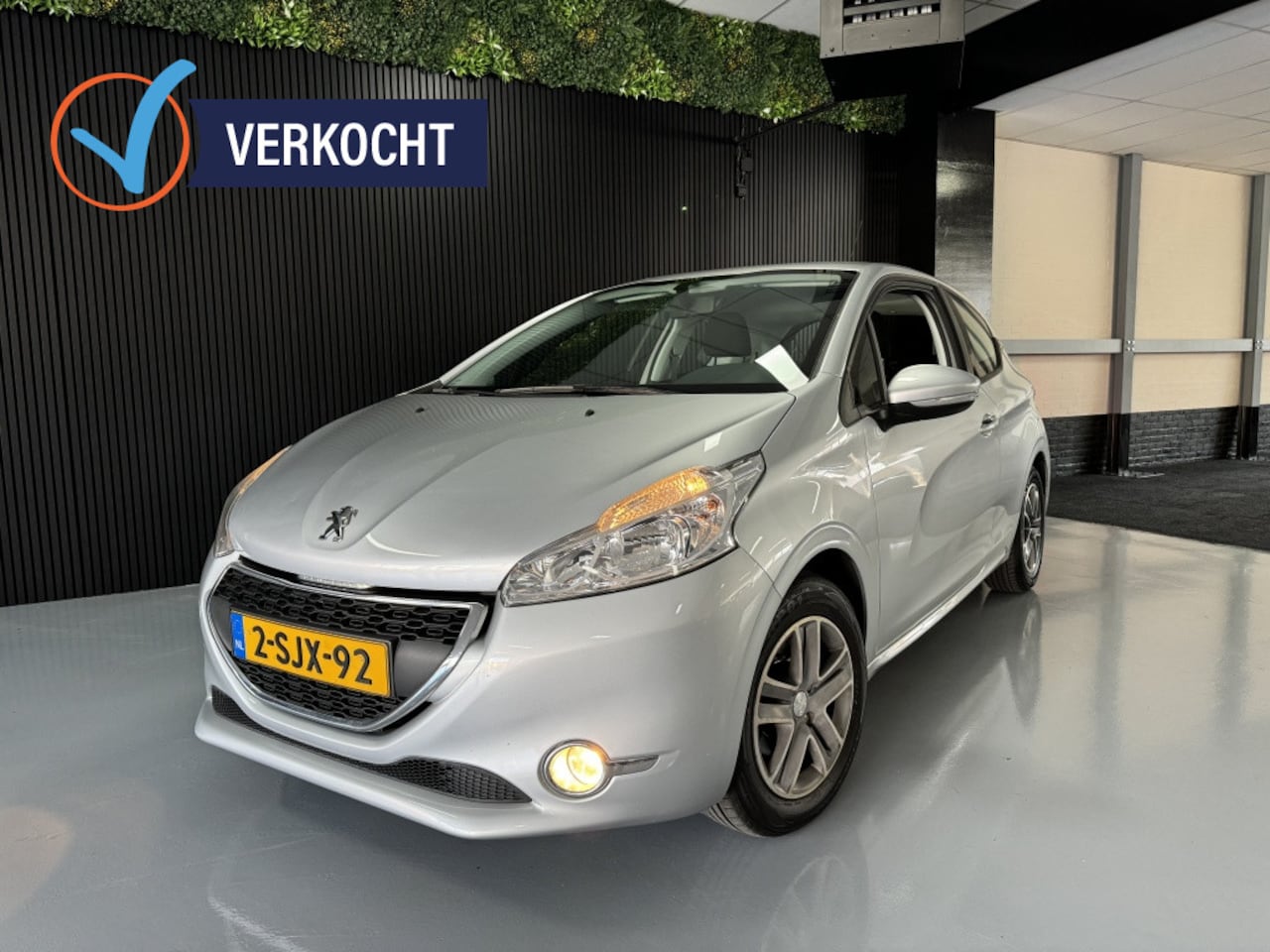 Peugeot 208 - 1.2 VTi Active Airco Lmv Nap BT - AutoWereld.nl