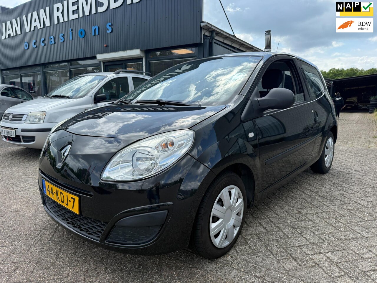 Renault Twingo - 1.2 Authentique Airco APK 9-1-2026 elektrische ramen isofix - AutoWereld.nl