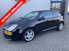 Alfa Romeo MiTo - 1.4 Centenario Airco | Leer | Cruise control | Parkeer sensoren