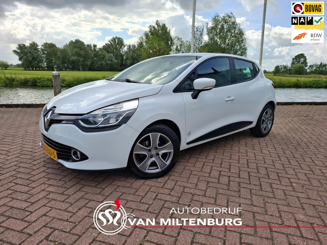 Renault Clio - 0.9 TCe Expression Airco Navi Cruise IsoFix - AutoWereld.nl