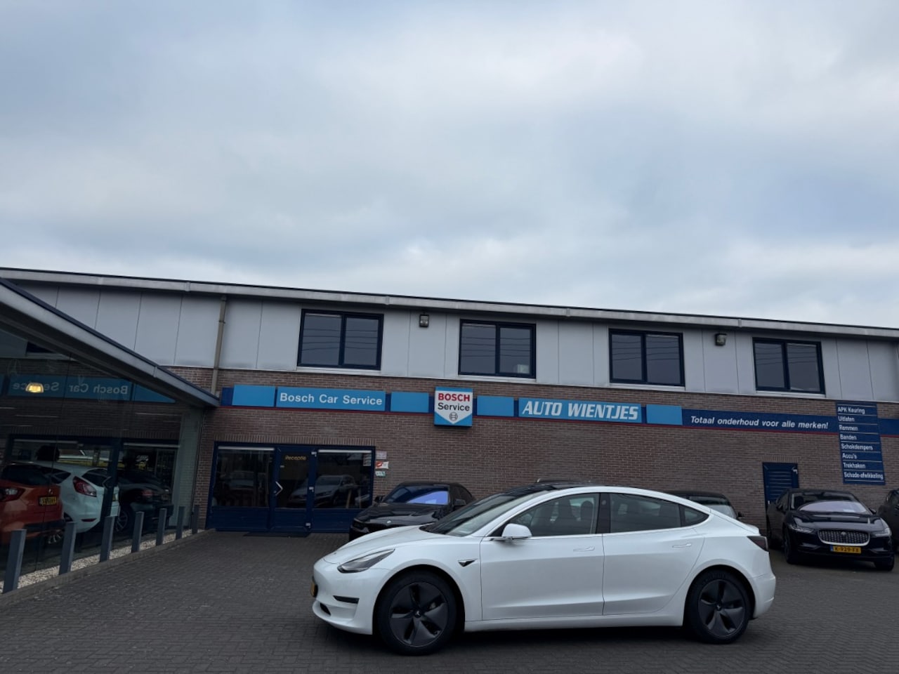 Tesla Model 3 - Long Range RWD Long Range AWD 75kWh SOH 87% | Leer | Pano - AutoWereld.nl