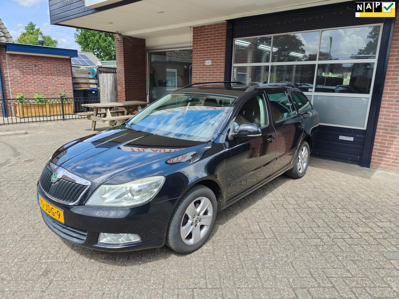 Skoda Octavia Combi - 1.8 TSI Ambition Business Line 1.8 TSI Ambition Business Line, Trekhaa, Clima, Cruise, PDC, NAP - AutoWereld.nl