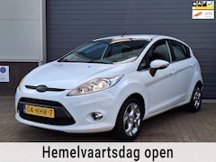 Ford Fiesta - | 1.6 Titanium | Climate control | Parkeer sensoren | Cruise control |