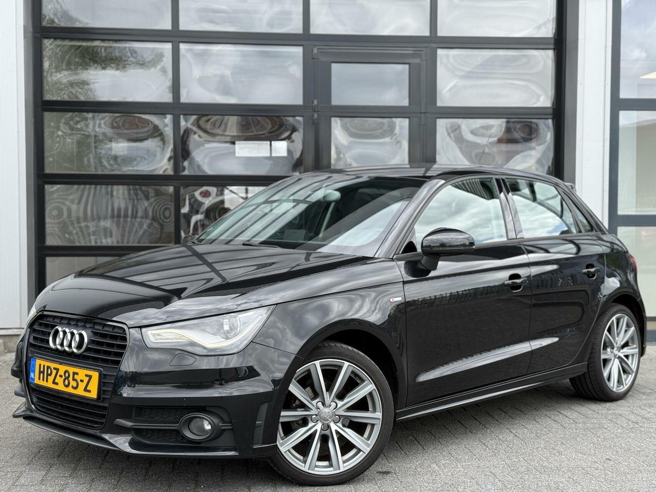 Audi A1 Sportback - 1.2 TFSI S-Line / Led / Navi / 17 - AutoWereld.nl