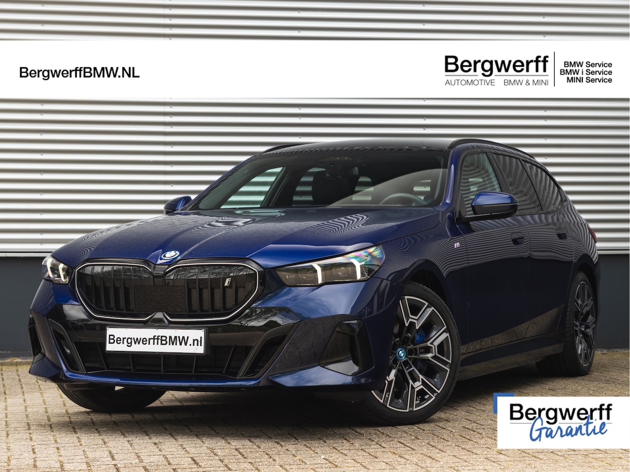 BMW i5 Touring - eDrive40 M-Sport Pro - Pano - Onderstel Prof - Stoelventilatie - AutoWereld.nl