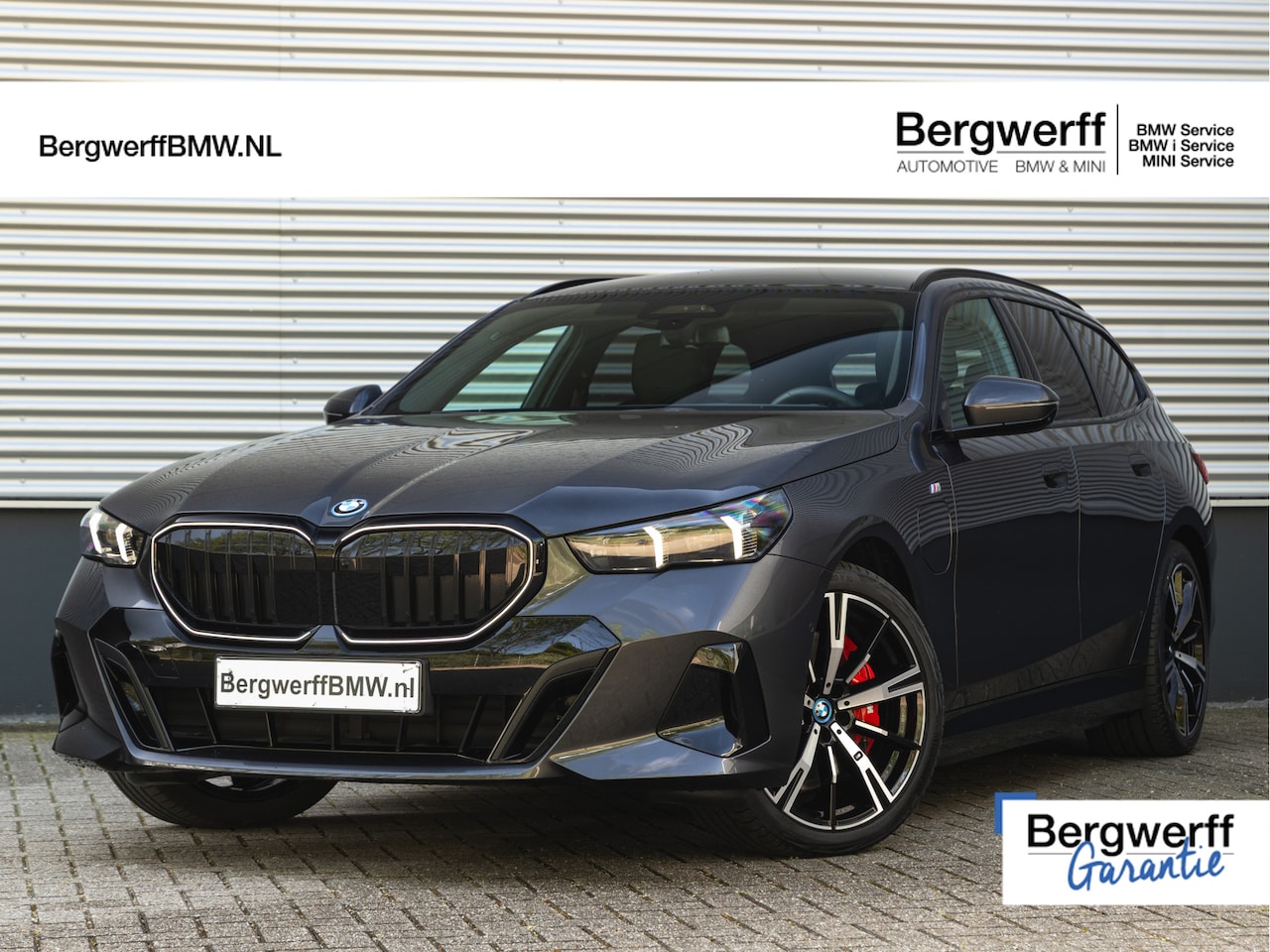BMW 5-serie Touring - 550e xDrive M-Sport Pro - Pano - Onderstel Prof - Stoelventilatie - Head-up - AutoWereld.nl
