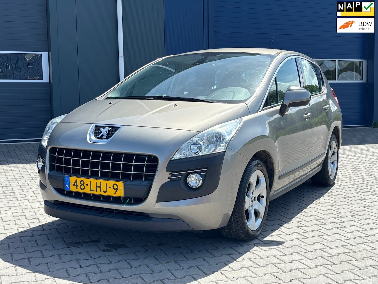 Peugeot 3008 - 1.6 HDiF ST | Airco + Cruise control | - AutoWereld.nl