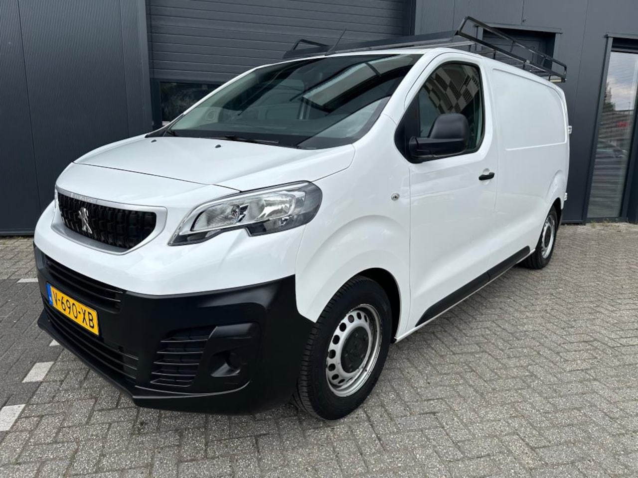 Peugeot Expert - 226S 1.6 BlueHDI 95 Premium 226S 1.6 BlueHDI 95 Premium, 3-p, Cruise, PDC - AutoWereld.nl