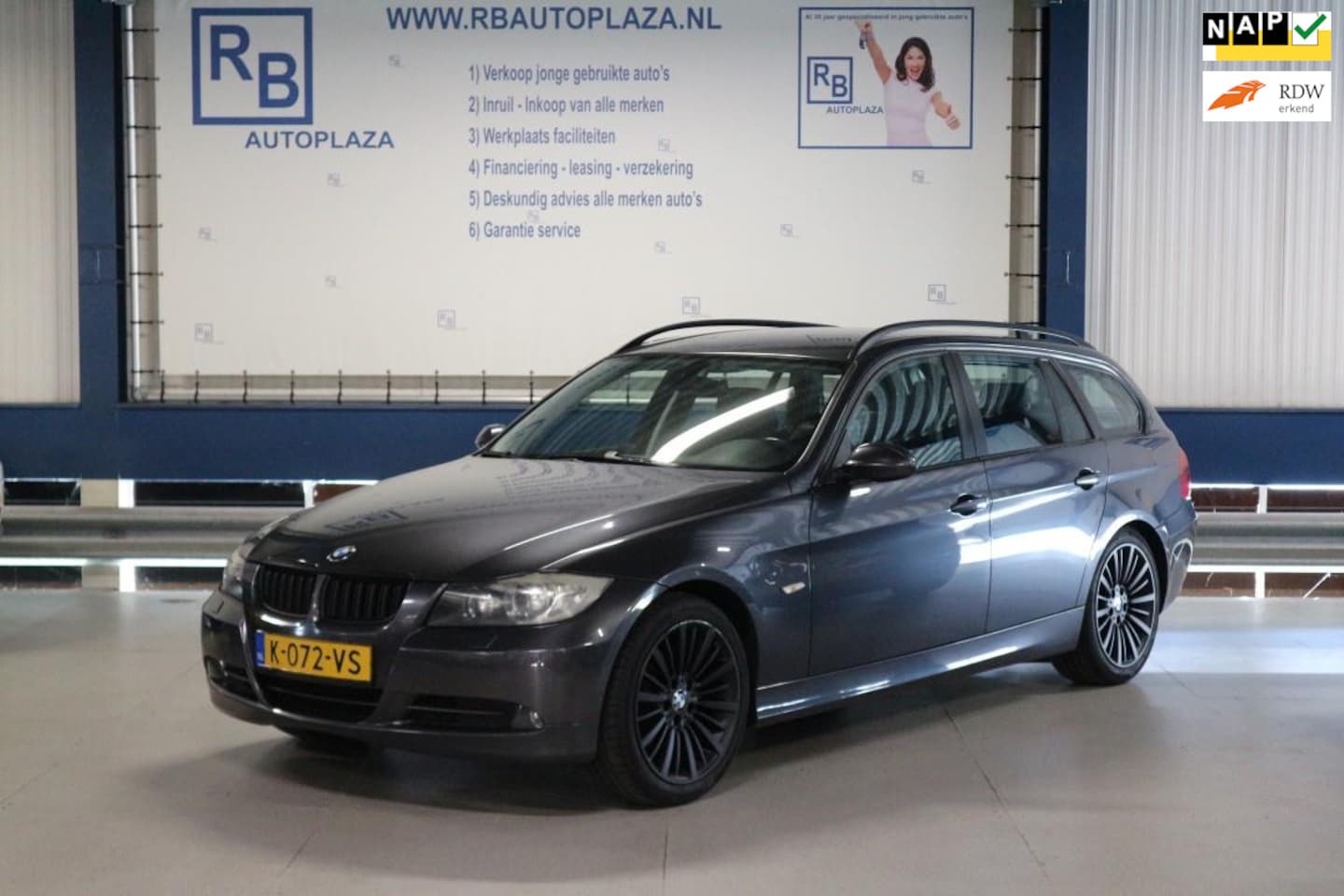 BMW 3-serie Touring - 320i / Nw APK / Tr Haak / Clima / Leuke auto ! ! - AutoWereld.nl