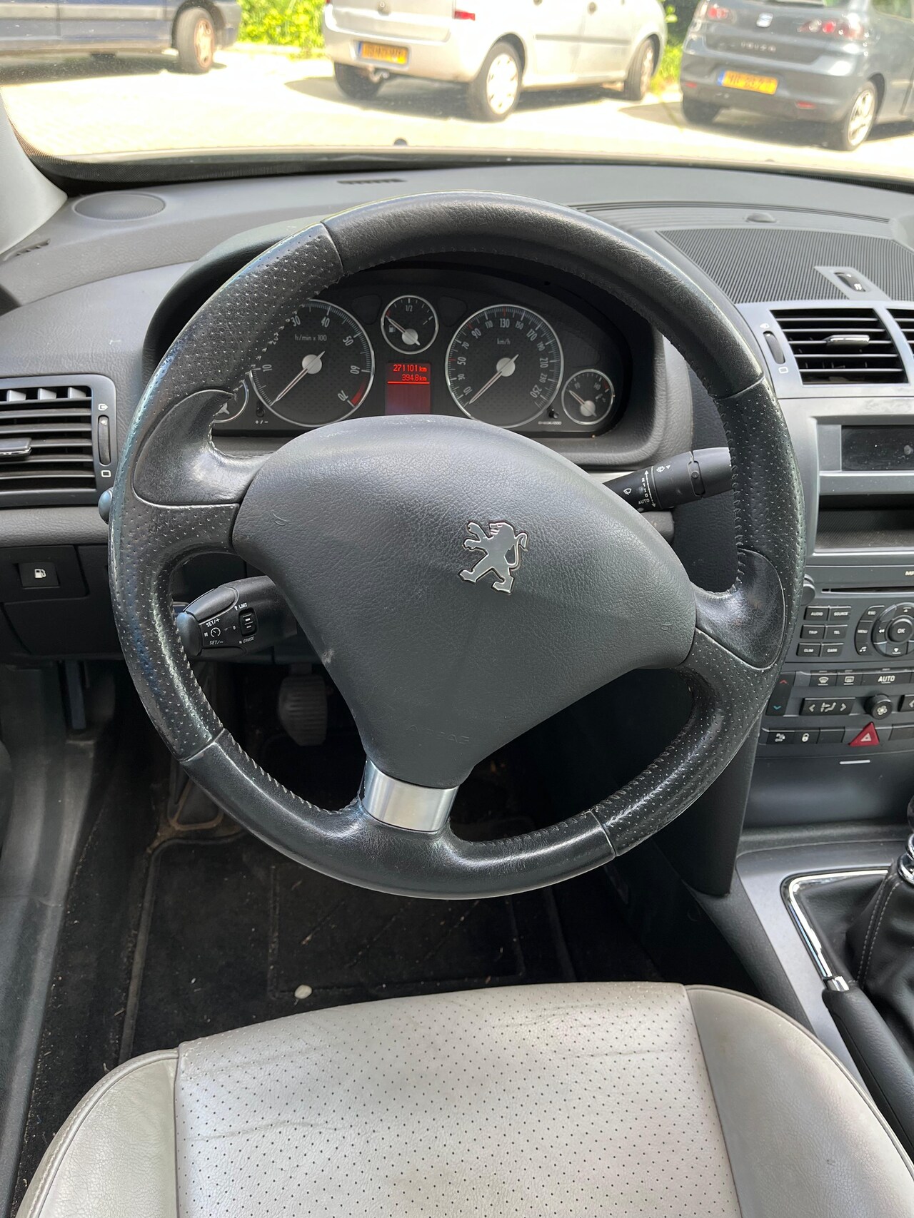 Peugeot 407 Coupé - 2.2-16V Référence