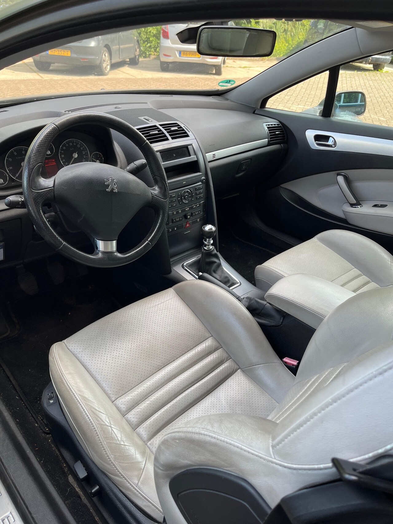 Peugeot 407 Coupé - 2.2-16V Référence