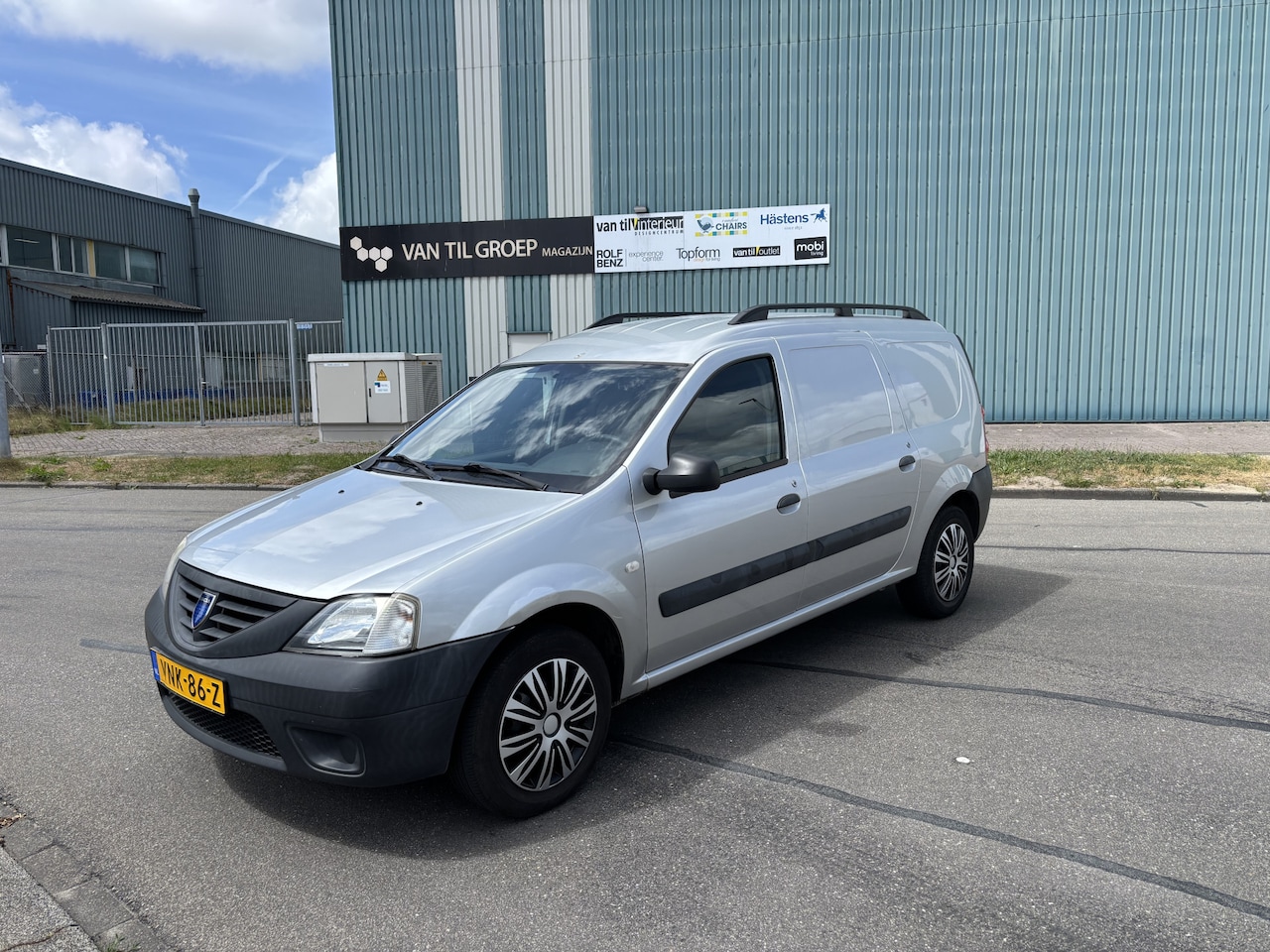Dacia Logan - 1.4i 75 PK. Distributieriem en waterpomp vervangen bij 104.000 KM in december 2021. - AutoWereld.nl