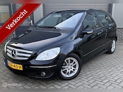 Mercedes-Benz B-klasse - 200/ NAVIGATIE/ STOELVERW./ PANODAK/ APK