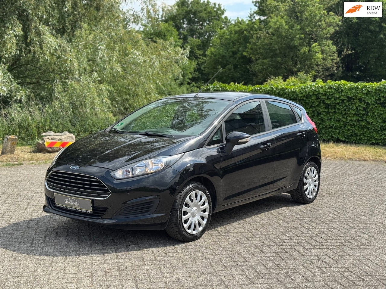 Ford Fiesta - 1.25 Trend 82PK I 5 DEURS I AIRCO I NETTE AUTO I NWE APK - AutoWereld.nl