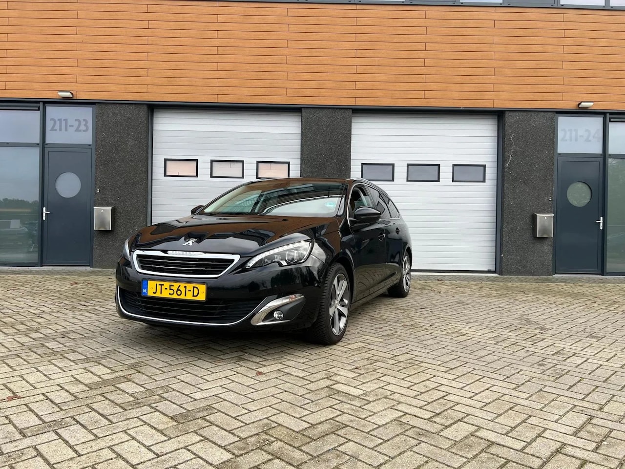 Peugeot 308 SW - 1.2 PureTech Blue Lease Premium DEFECT !! - AutoWereld.nl