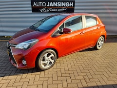 Toyota Yaris - 1.5 Full Hybrid Aspiration Automaat met 39.577 km | Clima | Navigatie | Camera | LM Velgen