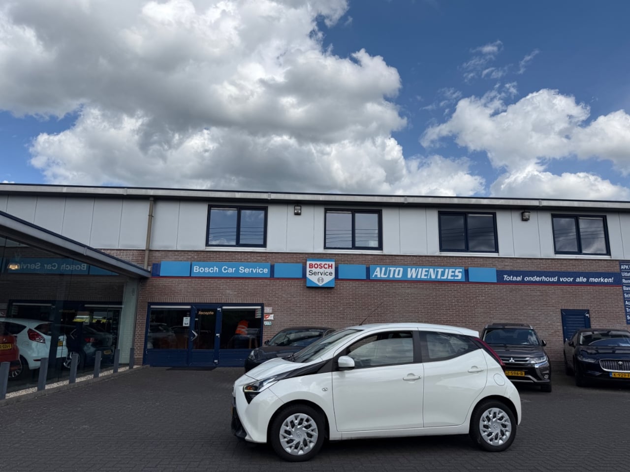 Toyota Aygo - 1.0 VVT-i | X-Play 5-Drs | Airco | Carplay - AutoWereld.nl