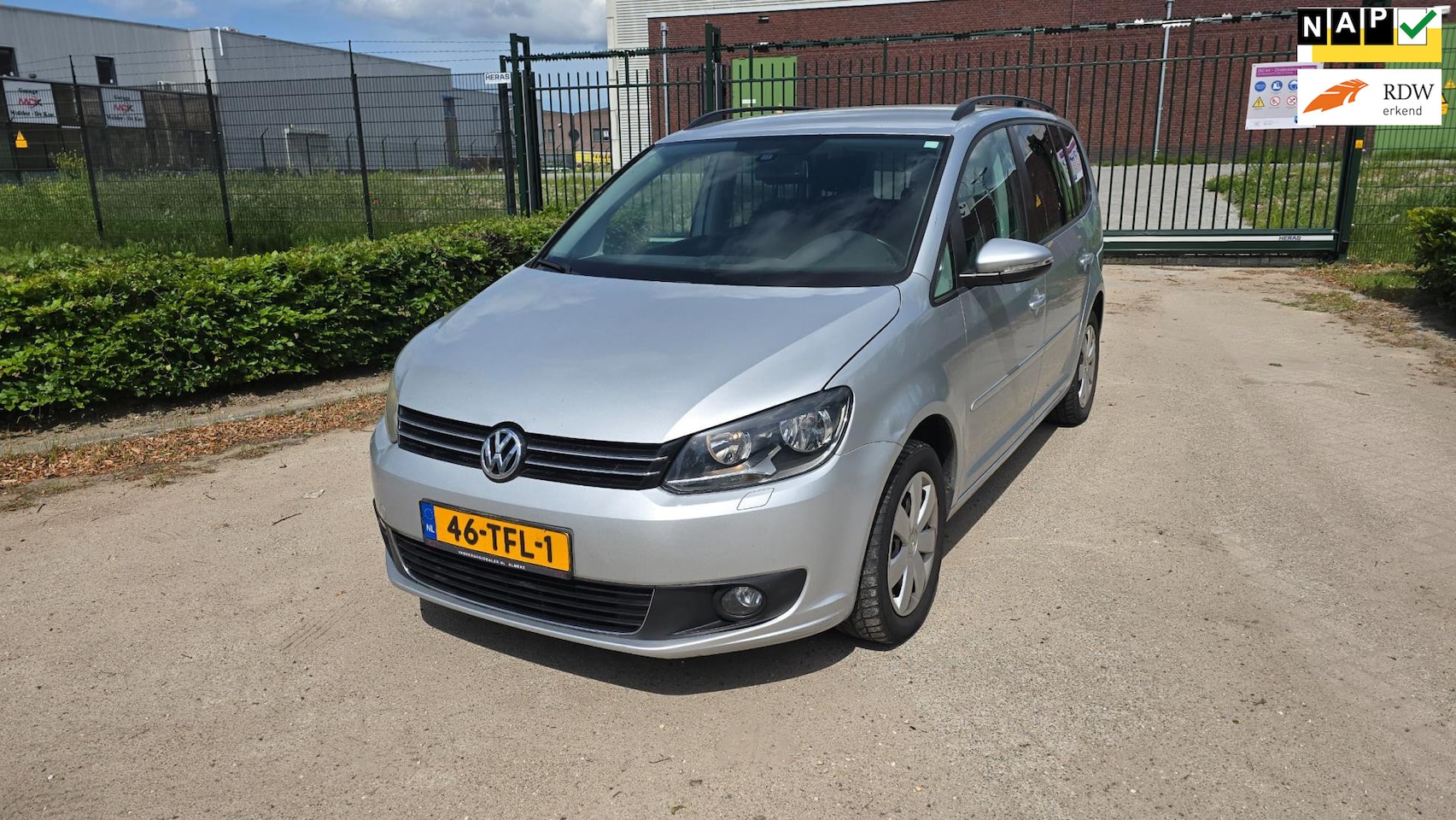 Volkswagen Touran - 1.2 TSI PDC CLIMA NIEUWE KETTING KOPPELING EN APK!! - AutoWereld.nl